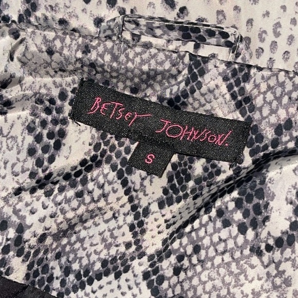 Betsey Johnson Quilted Puffer Jacket in Gray Black Python Snake Print Sz. S - Picture 12 of 13